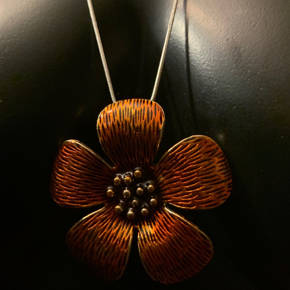 **SOLD**925 Sterling Silver Chain & Alloy Flower Neck…